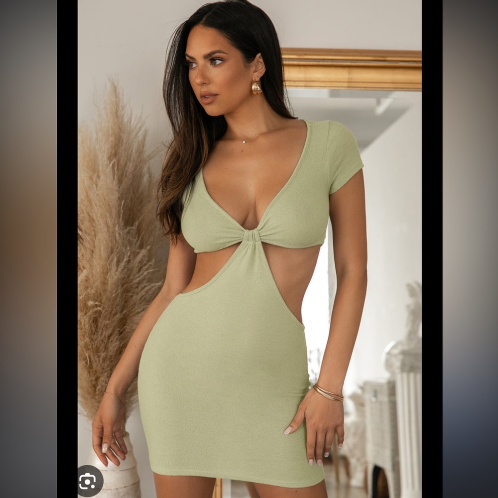 Miss Lola Private Resort - Sage Dress